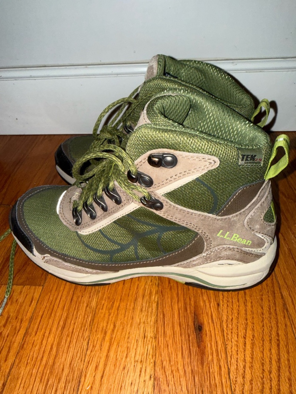 L.L.Bean Women’s Trail Model hikers Boots featuring TEK2.5 waterproof technology